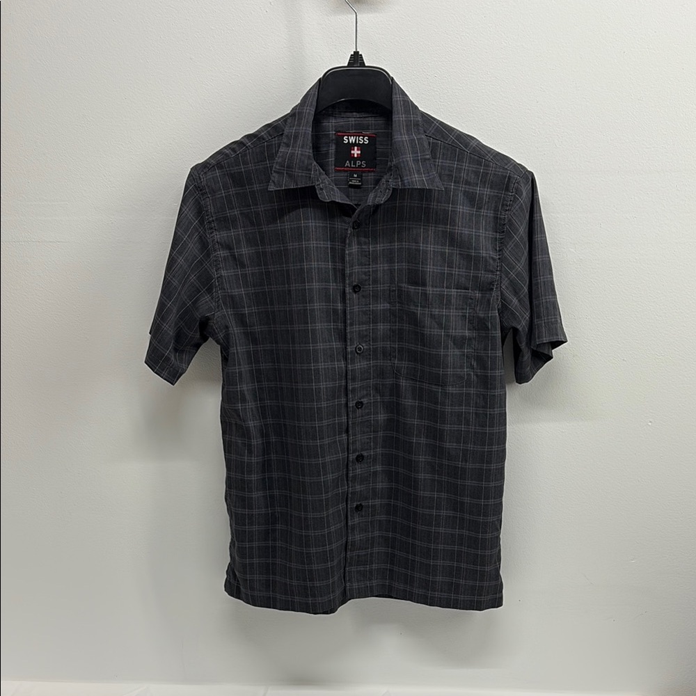 Swiss Alps, Men's gray/Black plaid Shirt, Sz M Medium short sleeve casual shirt